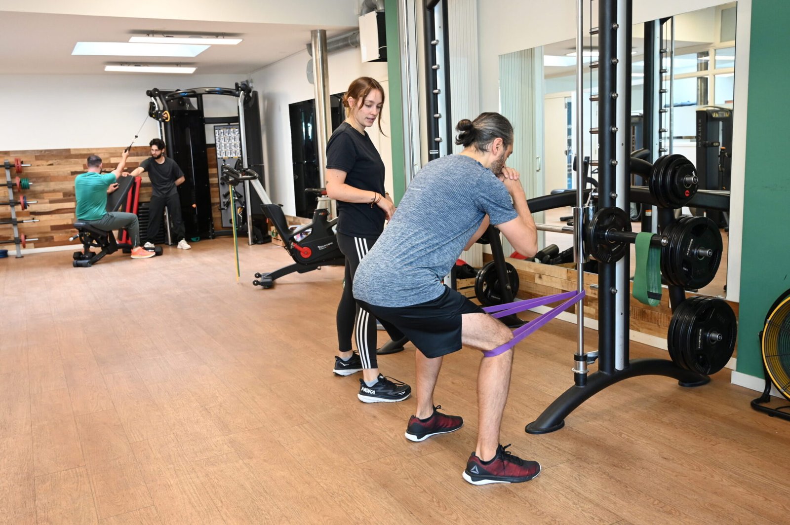 Homeworkouts versus de sportschool: Waarom de sportschool effectiever is